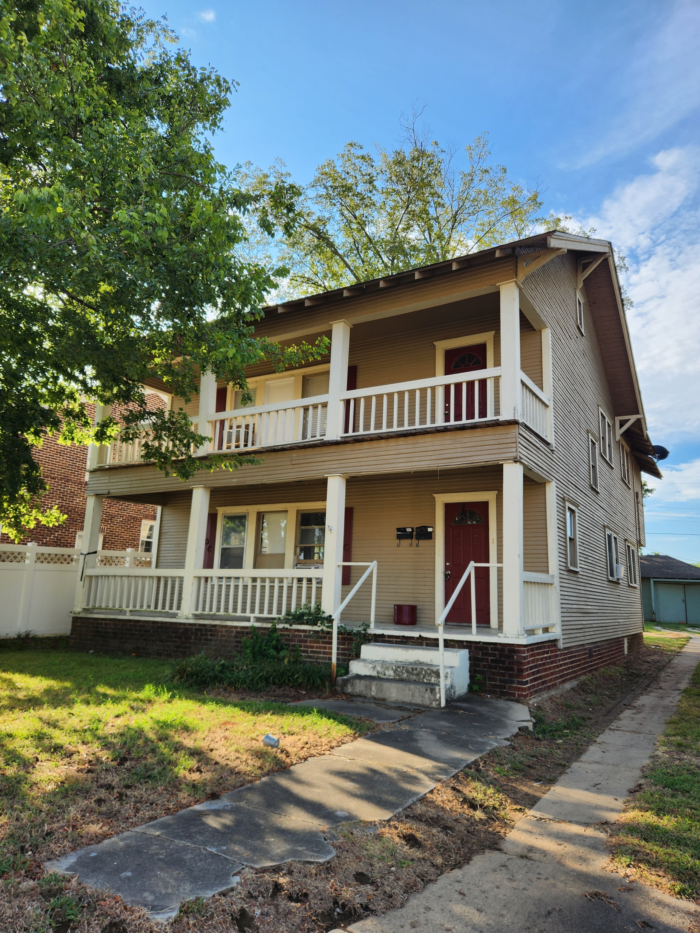 827 E Main St Apt A