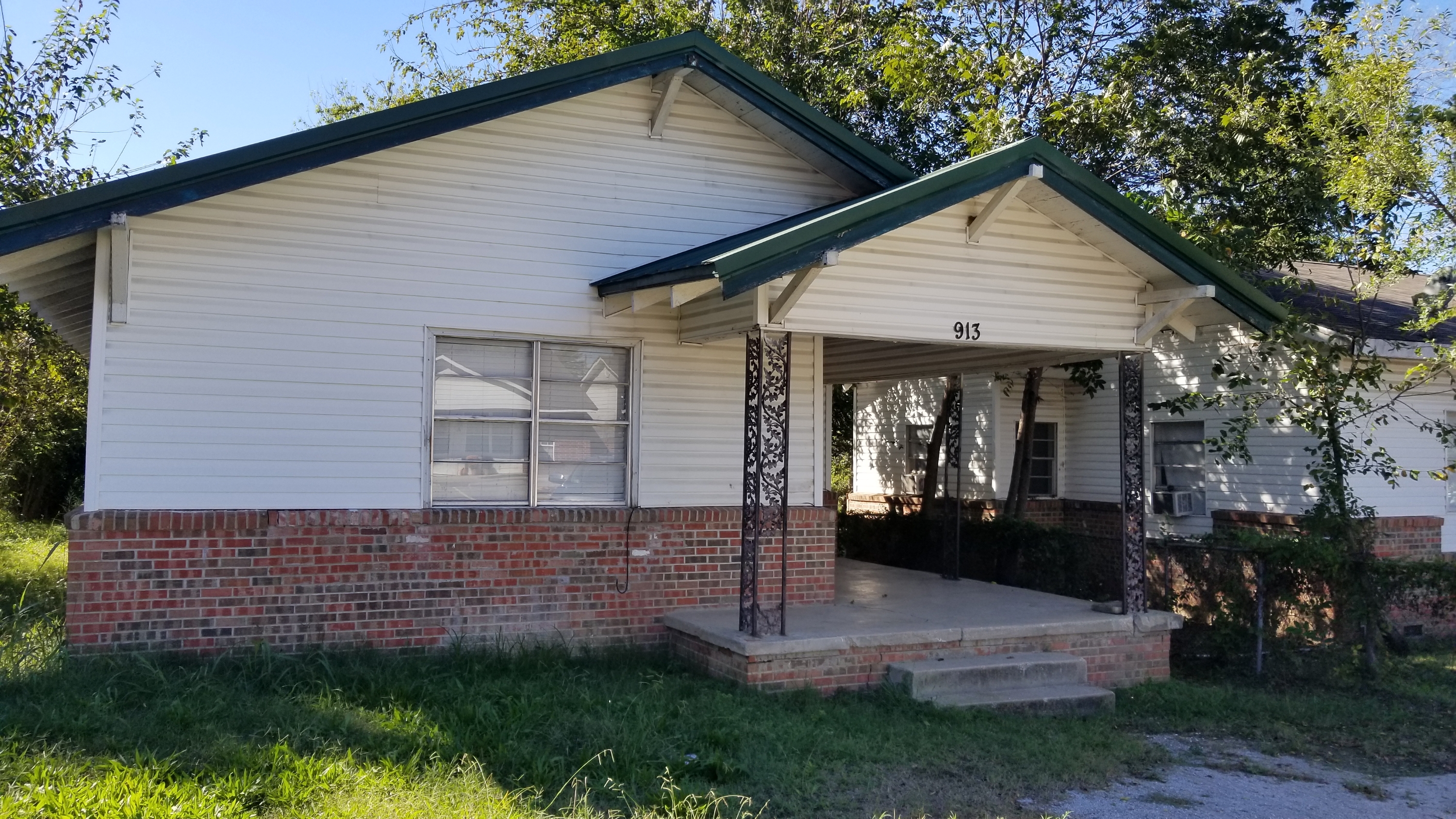 913 N Highland