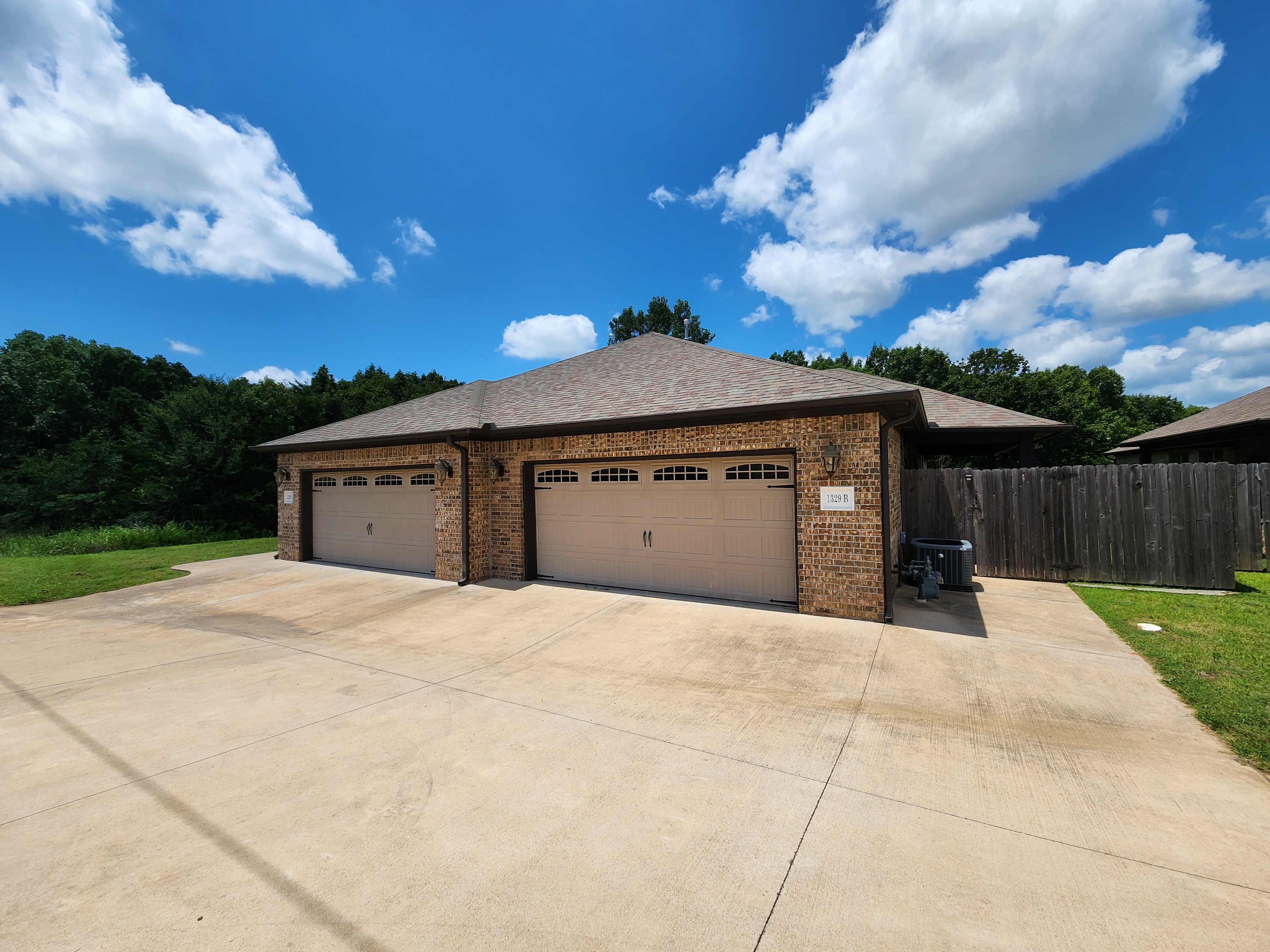 1329 B N. Monte Vista